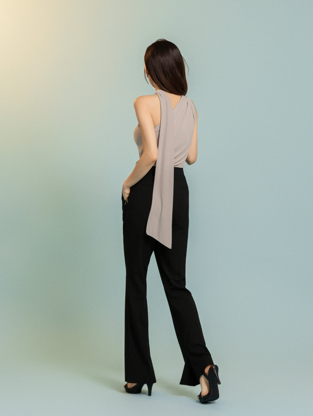 CITY HALTER UNBALANCE TOP